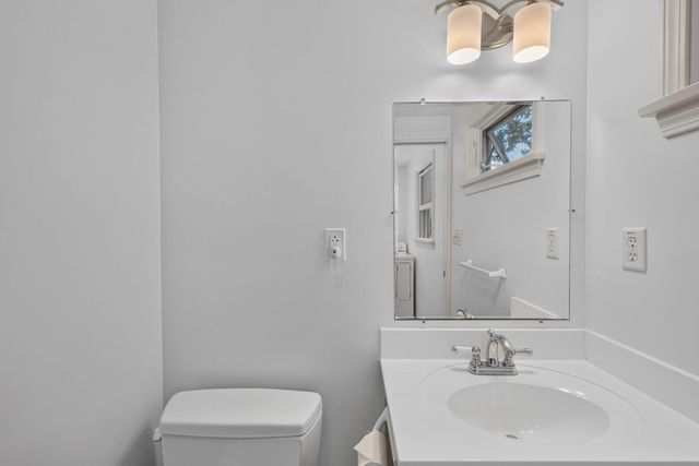 7 Gull Lane, Cataumet, MA 02534