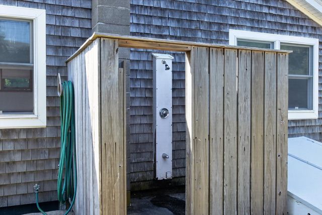 7 Gull Lane, Cataumet, MA 02534