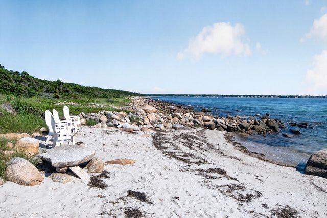7 Gull Lane, Cataumet, MA 02534