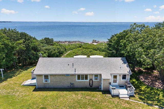 7 Gull Lane, Cataumet, MA 02534