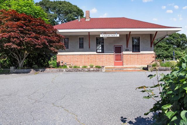7 Gull Lane, Cataumet, MA 02534