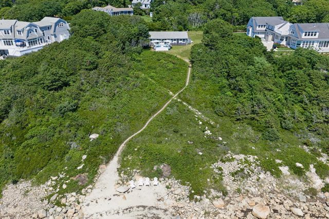 7 Gull Lane, Cataumet, MA 02534