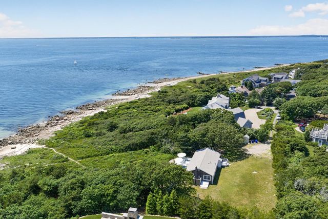7 Gull Lane, Cataumet, MA 02534