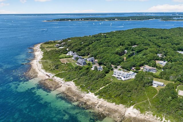 7 Gull Lane, Cataumet, MA 02534