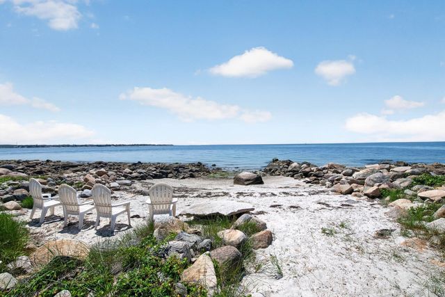 7 Gull Lane, Cataumet, MA 02534