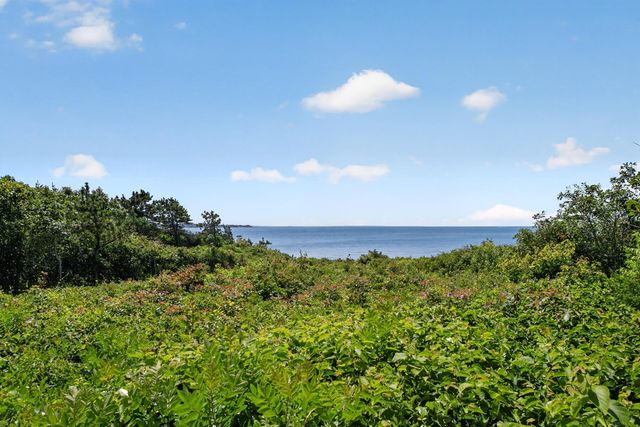7 Gull Lane, Cataumet, MA 02534