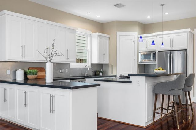 916 Nicholson Street, Houston, TX 77008