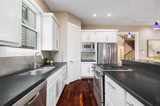 916 Nicholson Street, Houston, TX 77008