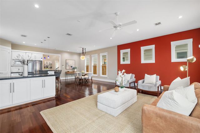 916 Nicholson Street, Houston, TX 77008