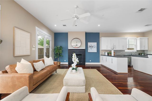 916 Nicholson Street, Houston, TX 77008