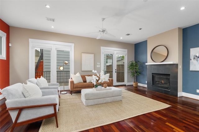 916 Nicholson Street, Houston, TX 77008