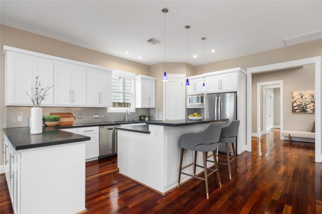 916 Nicholson Street, Houston, TX 77008