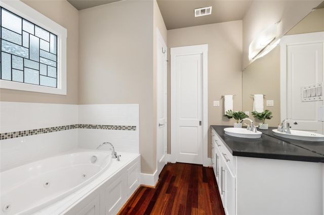 916 Nicholson Street, Houston, TX 77008