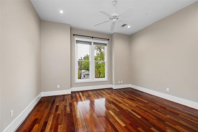 916 Nicholson Street, Houston, TX 77008