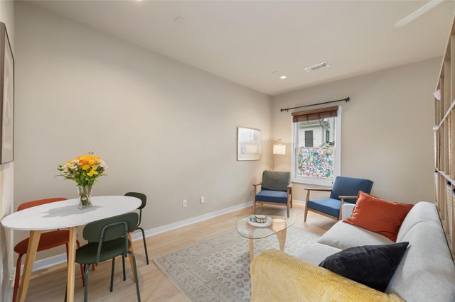 916 Nicholson Street, Houston, TX 77008