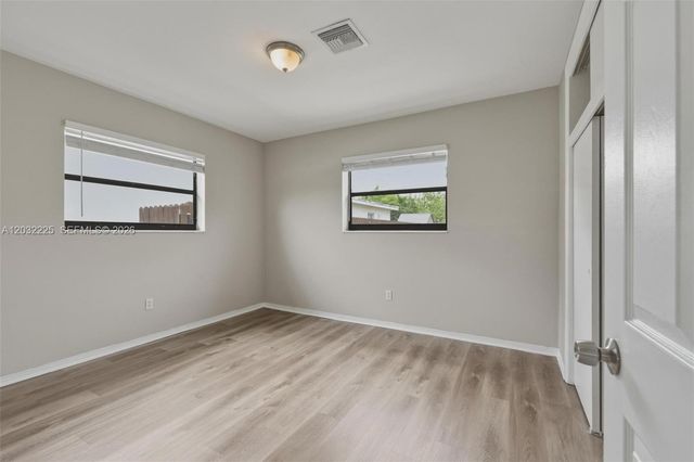 1432 NE 181st St, North Miami Beach, FL 33162