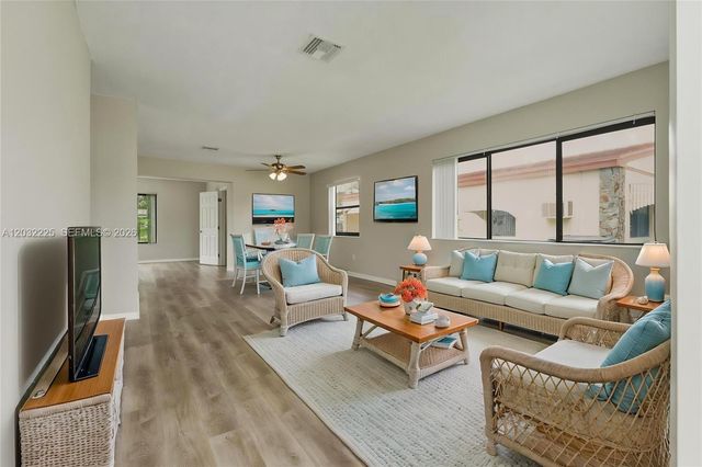 1432 NE 181st St, North Miami Beach, FL 33162