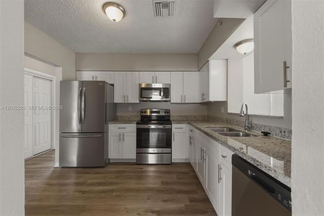 1432 NE 181st St, North Miami Beach, FL 33162