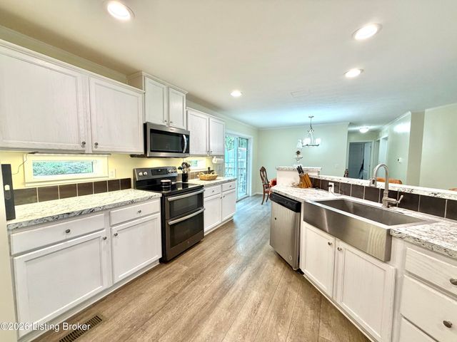 281 Buckman Hollow Rd, Shepherdsville, KY 40165