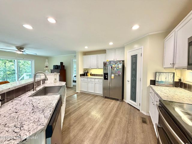 281 Buckman Hollow Rd, Shepherdsville, KY 40165