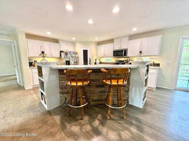 281 Buckman Hollow Rd, Shepherdsville, KY 40165
