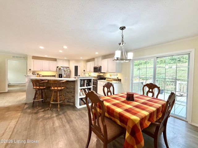281 Buckman Hollow Rd, Shepherdsville, KY 40165