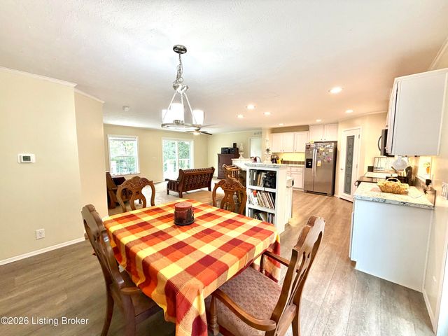 281 Buckman Hollow Rd, Shepherdsville, KY 40165