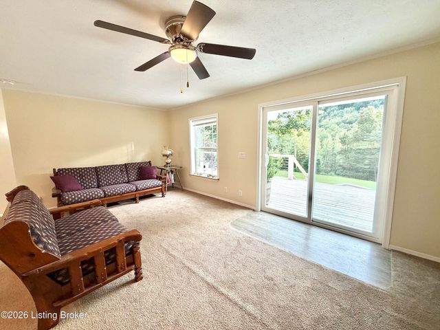 281 Buckman Hollow Rd, Shepherdsville, KY 40165
