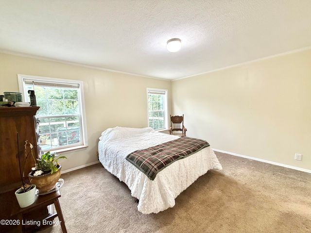 281 Buckman Hollow Rd, Shepherdsville, KY 40165
