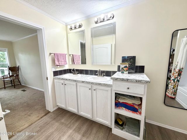 281 Buckman Hollow Rd, Shepherdsville, KY 40165