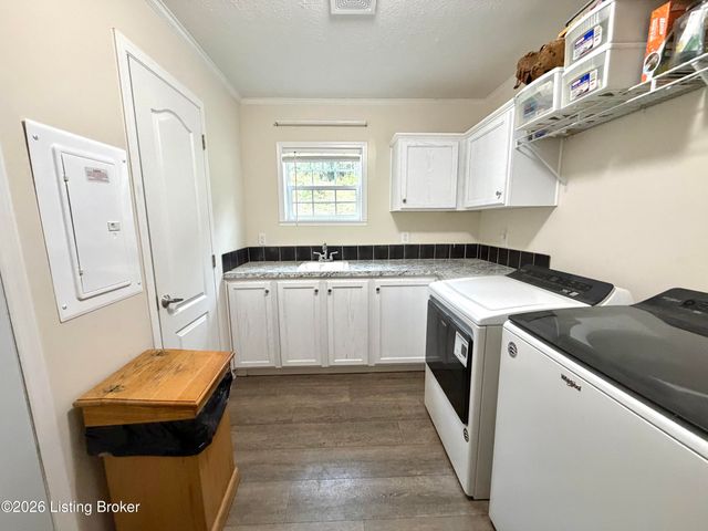 281 Buckman Hollow Rd, Shepherdsville, KY 40165