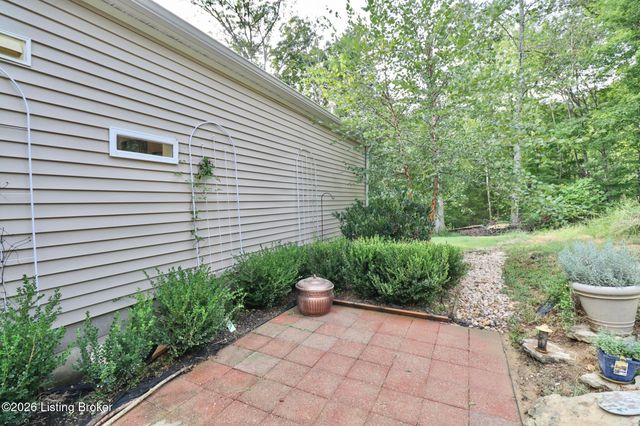 281 Buckman Hollow Rd, Shepherdsville, KY 40165