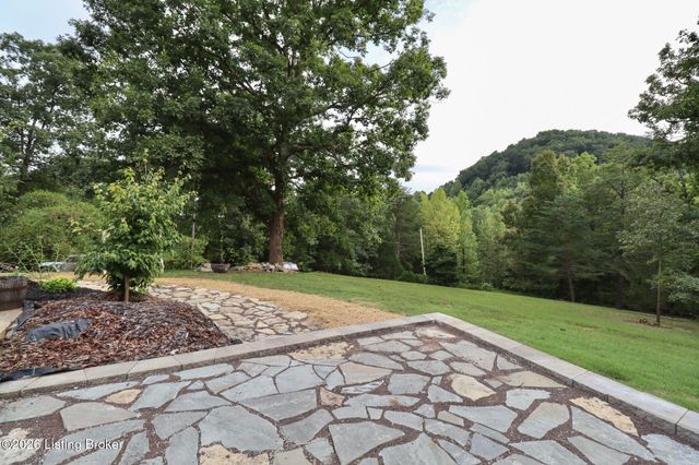 281 Buckman Hollow Rd, Shepherdsville, KY 40165