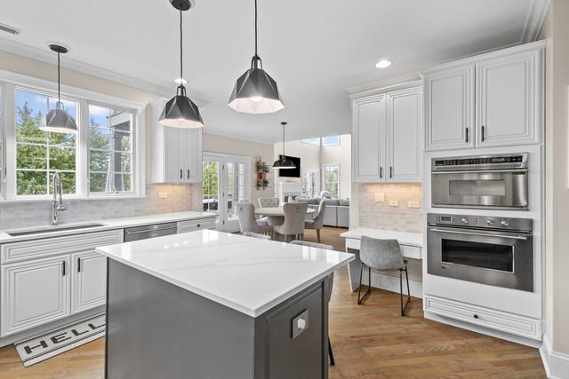 4 Tournament Drive N, Hawthorn Woods, IL 60047