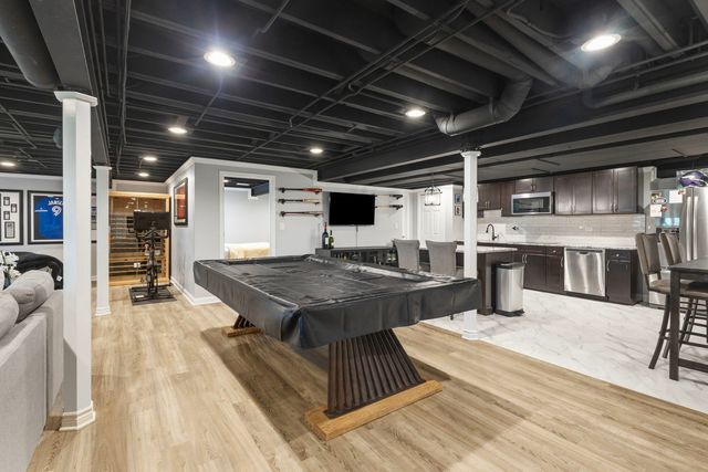 4 Tournament Drive N, Hawthorn Woods, IL 60047