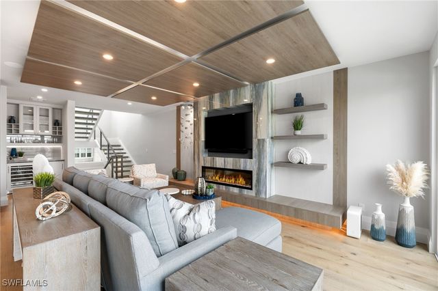 121 Barefoot CIR 16, Bonita Springs, FL 34134