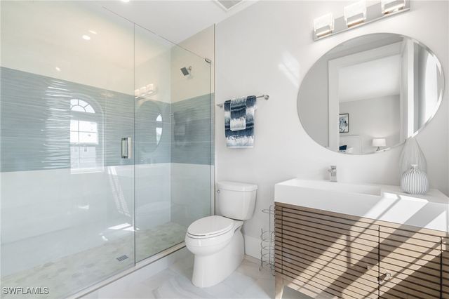 121 Barefoot CIR 16, Bonita Springs, FL 34134