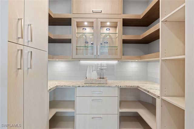 121 Barefoot CIR 16, Bonita Springs, FL 34134