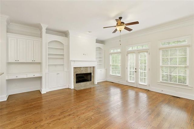 956 Persimmon Point NE, Sandy Springs, GA 30328