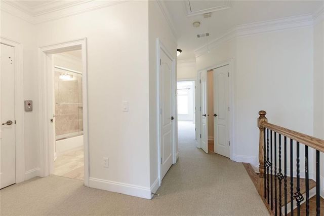 956 Persimmon Point NE, Sandy Springs, GA 30328