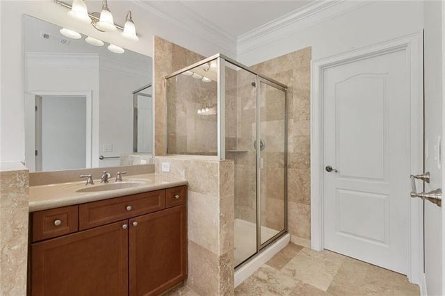 956 Persimmon Point NE, Sandy Springs, GA 30328