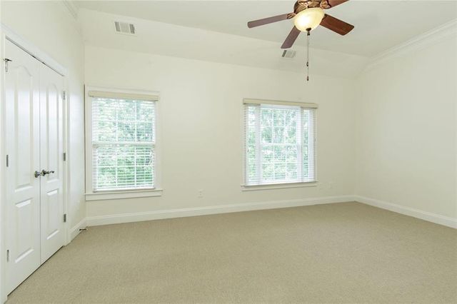 956 Persimmon Point NE, Sandy Springs, GA 30328