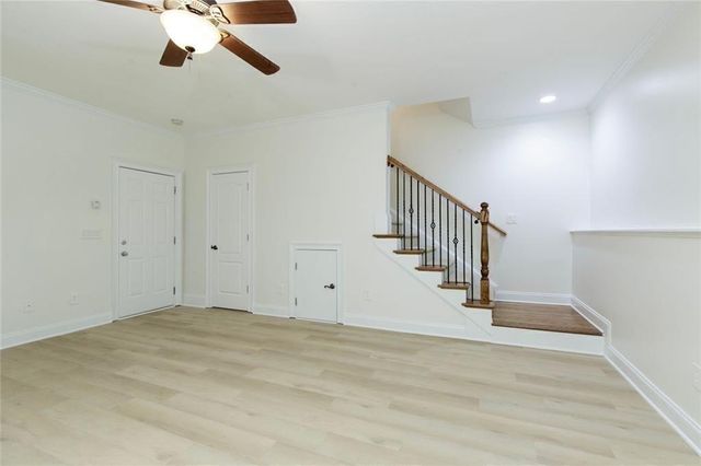 956 Persimmon Point NE, Sandy Springs, GA 30328