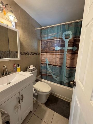 5737 Atlanta Street, Hollywood, FL 33021