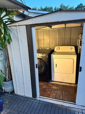 5737 Atlanta Street, Hollywood, FL 33021