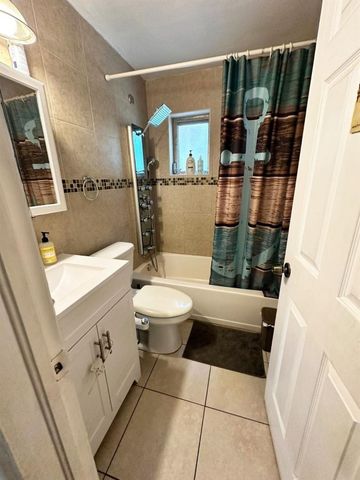 5737 Atlanta Street, Hollywood, FL 33021