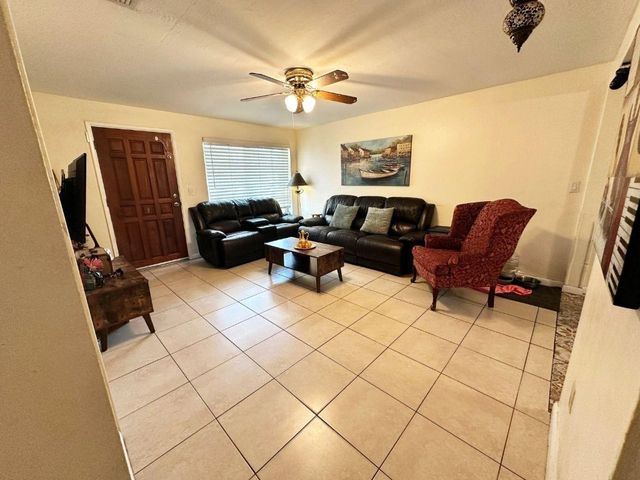 5737 Atlanta Street, Hollywood, FL 33021