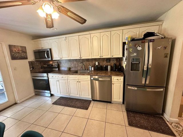 5737 Atlanta Street, Hollywood, FL 33021