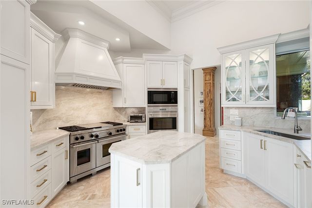 248 Point Salerno, Naples, FL 34108