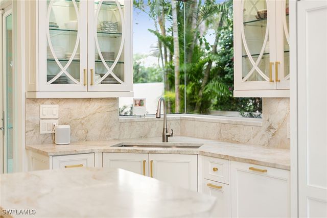 248 Point Salerno, Naples, FL 34108